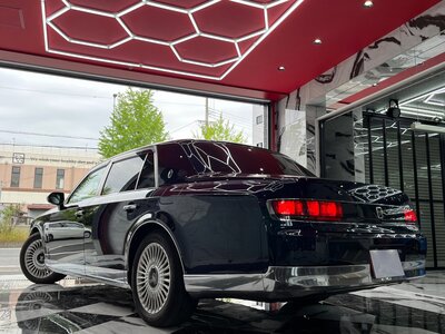 TOYOTA CENTURY - 3
