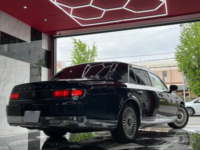 TOYOTA CENTURY - 4