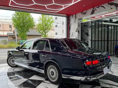 TOYOTA CENTURY - 7