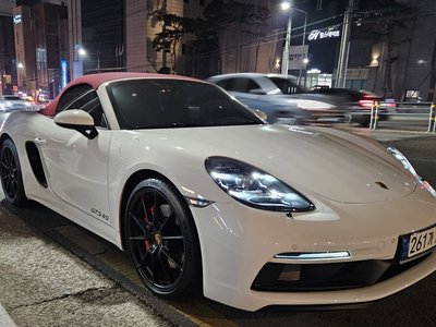 2021 Porsche 718 照片 2