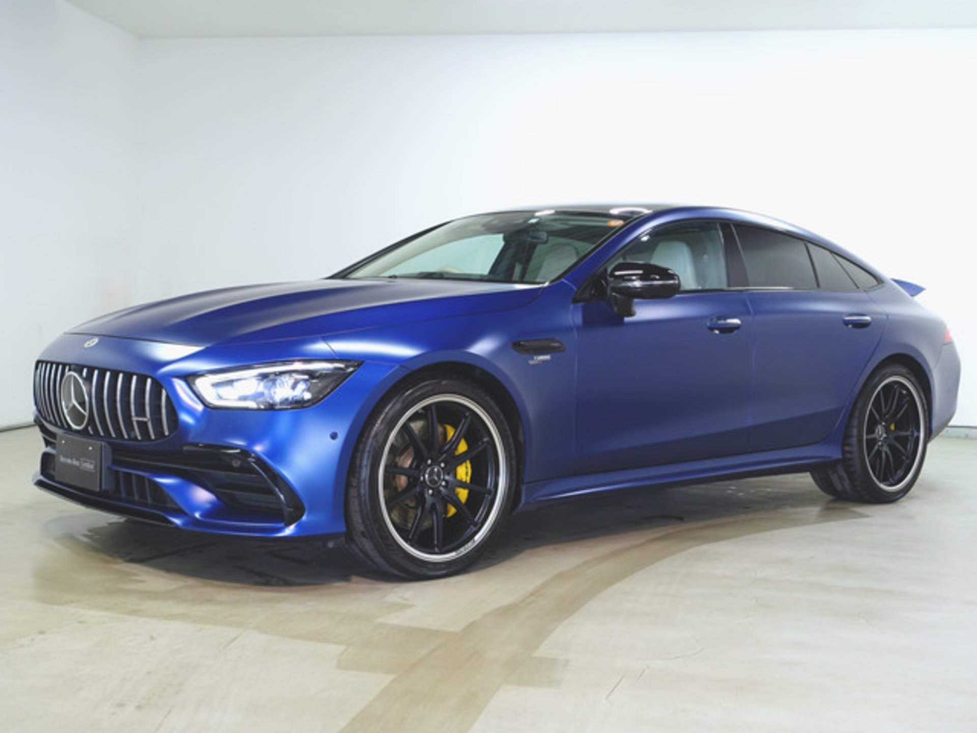 MERCEDES-BENZ GT AMG - View 1