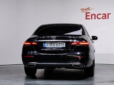 MERCEDES-BENZ E-CLASS - 4