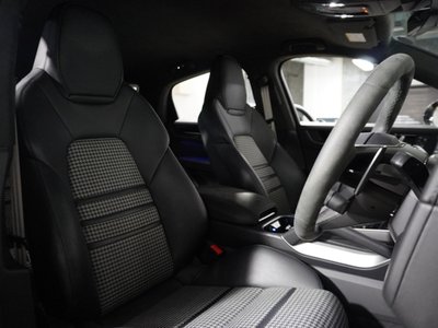 2024 Porsche CAYENNE 照片 10