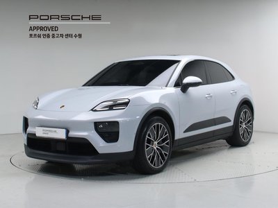 PORSCHE MACAN - 1
