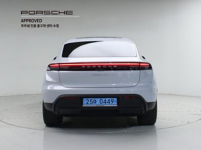 PORSCHE MACAN - 3