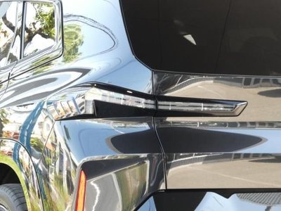 صورة 4 لـ 2023 BMW XM
