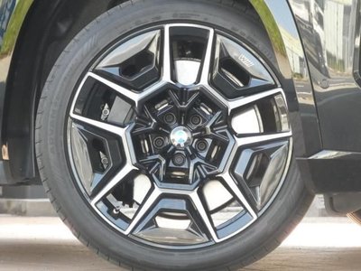 صورة 6 لـ 2023 BMW XM