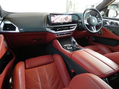 صورة 8 لـ 2023 BMW XM