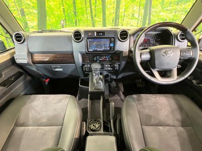 TOYOTA LAND CRUISER 70 - 2