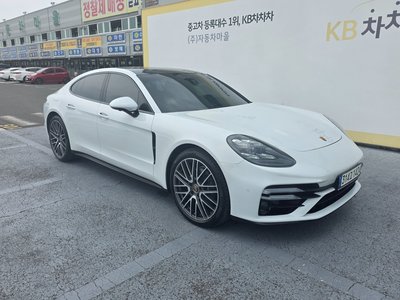 2021 Porsche PANAMERA 照片 4