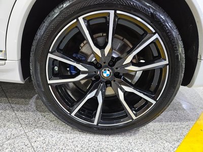 2021 BMW X7 photo 6