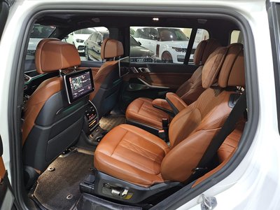 2021 BMW X7 photo 8
