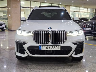 2021 BMW X7 photo 4