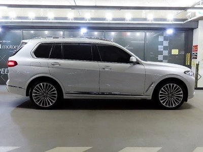 2022 BMW X7 照片 2
