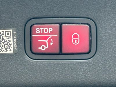 2025 Mercedes-BENZ GLC AMG — миниатюра 17