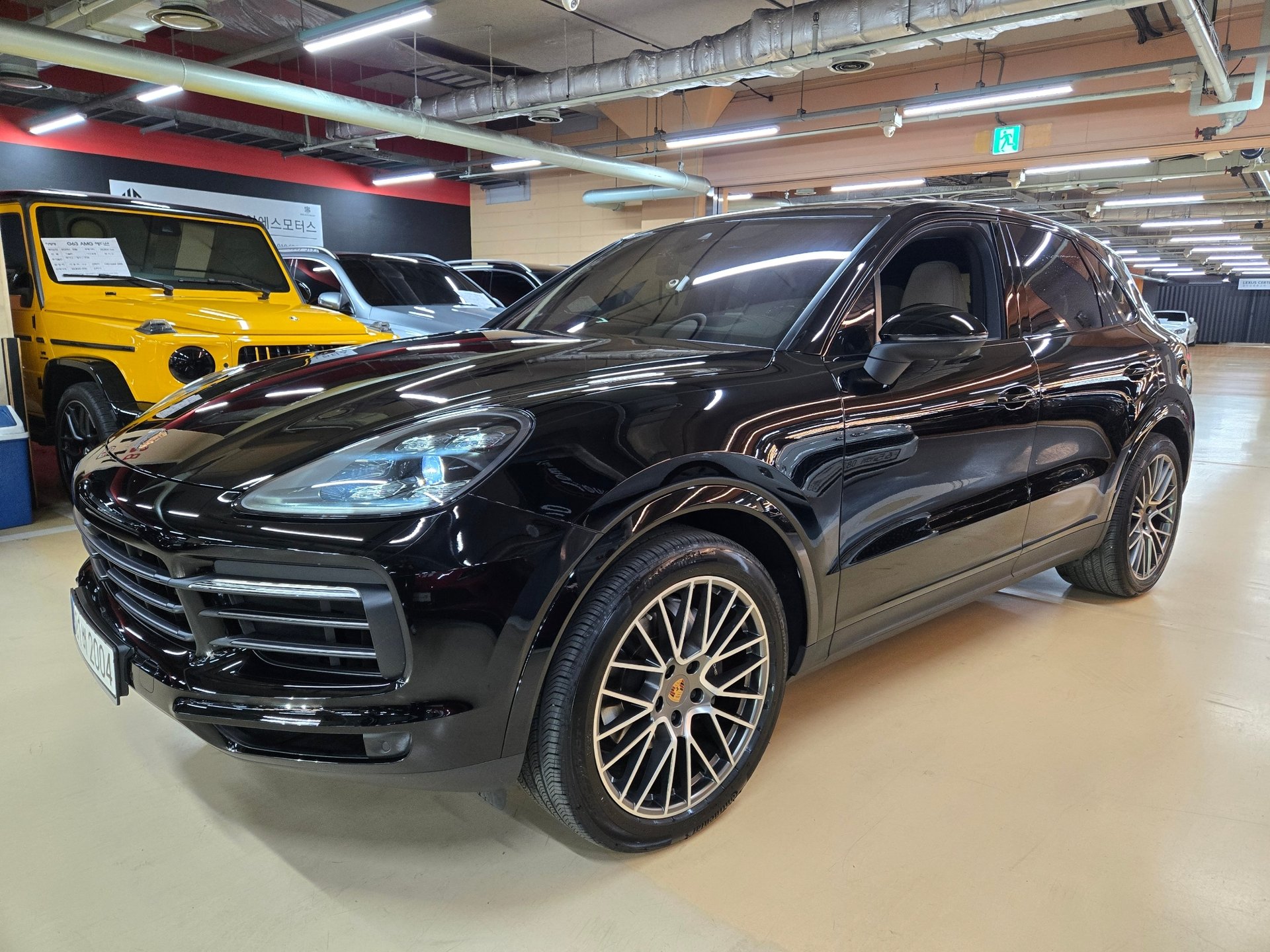 PORSCHE CAYENNE - View 1