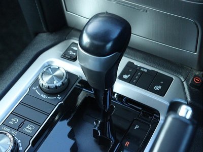 2018 Toyota LAND CRUISER 200 — миниатюра 25