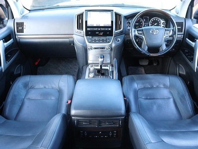 صورة 2 لـ 2018 Toyota LAND CRUISER 200