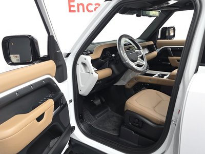 LAND ROVER DEFENDER - 10