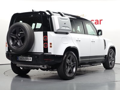 LAND ROVER DEFENDER - 4