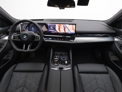 2025 BMW 5 SERIES — фото 4