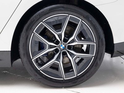 2025 BMW 5 SERIES — фото 6