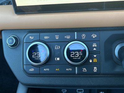 LAND ROVER DEFENDER - 7