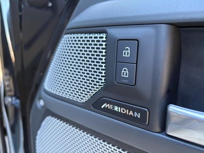 LAND ROVER DEFENDER - 9