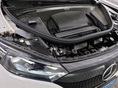 MERCEDES-BENZ EQE - 7