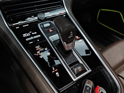 PORSCHE PANAMERA - 9