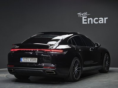 PORSCHE PANAMERA - 4