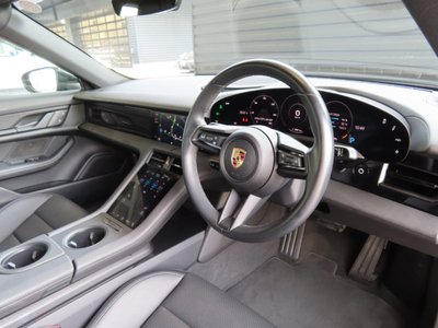2023 Porsche TAYCAN — миниатюра 11