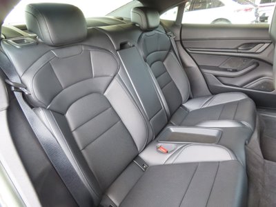 2023 Porsche TAYCAN — миниатюра 12