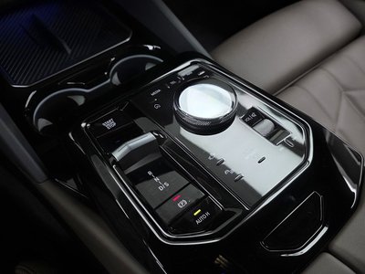 2024 BMW 5 SERIES 缩略图 12
