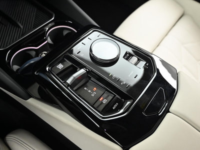 2025 BMW 5 SERIES 缩略图 20