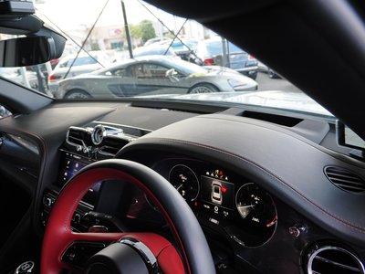 BENTLEY BENTAYGA - 10