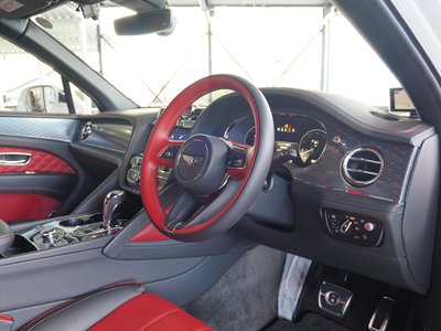 BENTLEY BENTAYGA - 8