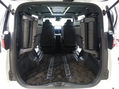 2023 Toyota ALPHARD thumbnail 32