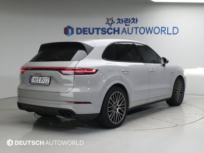 صورة 2 لـ 2023 Porsche CAYENNE