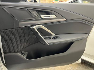 2025 BMW X1 thumbnail 14