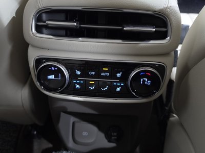 2023 Genesis GV80 thumbnail 33