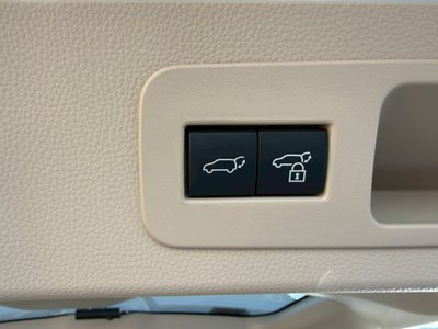2023 Toyota LAND CRUISER 300 — миниатюра 17