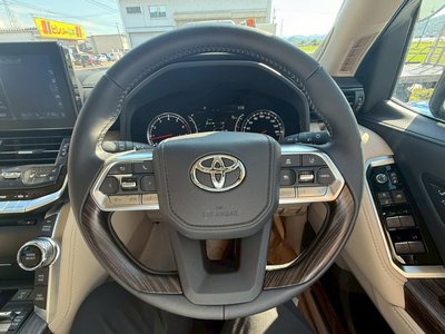 2023 Toyota LAND CRUISER 300 — миниатюра 31