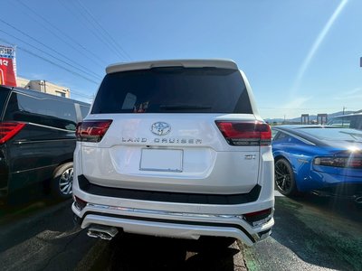 2023 Toyota LAND CRUISER 300 — миниатюра 14