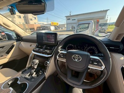 2023 Toyota LAND CRUISER 300 — миниатюра 29