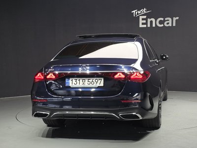 MERCEDES-BENZ E-CLASS - 3