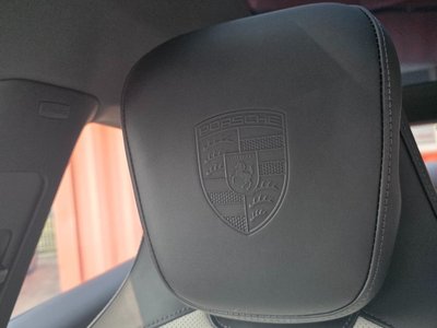 2025 Porsche TAYCAN — миниатюра 12