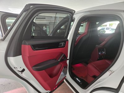 PORSCHE CAYENNE - 8