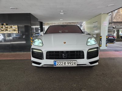PORSCHE CAYENNE - 1