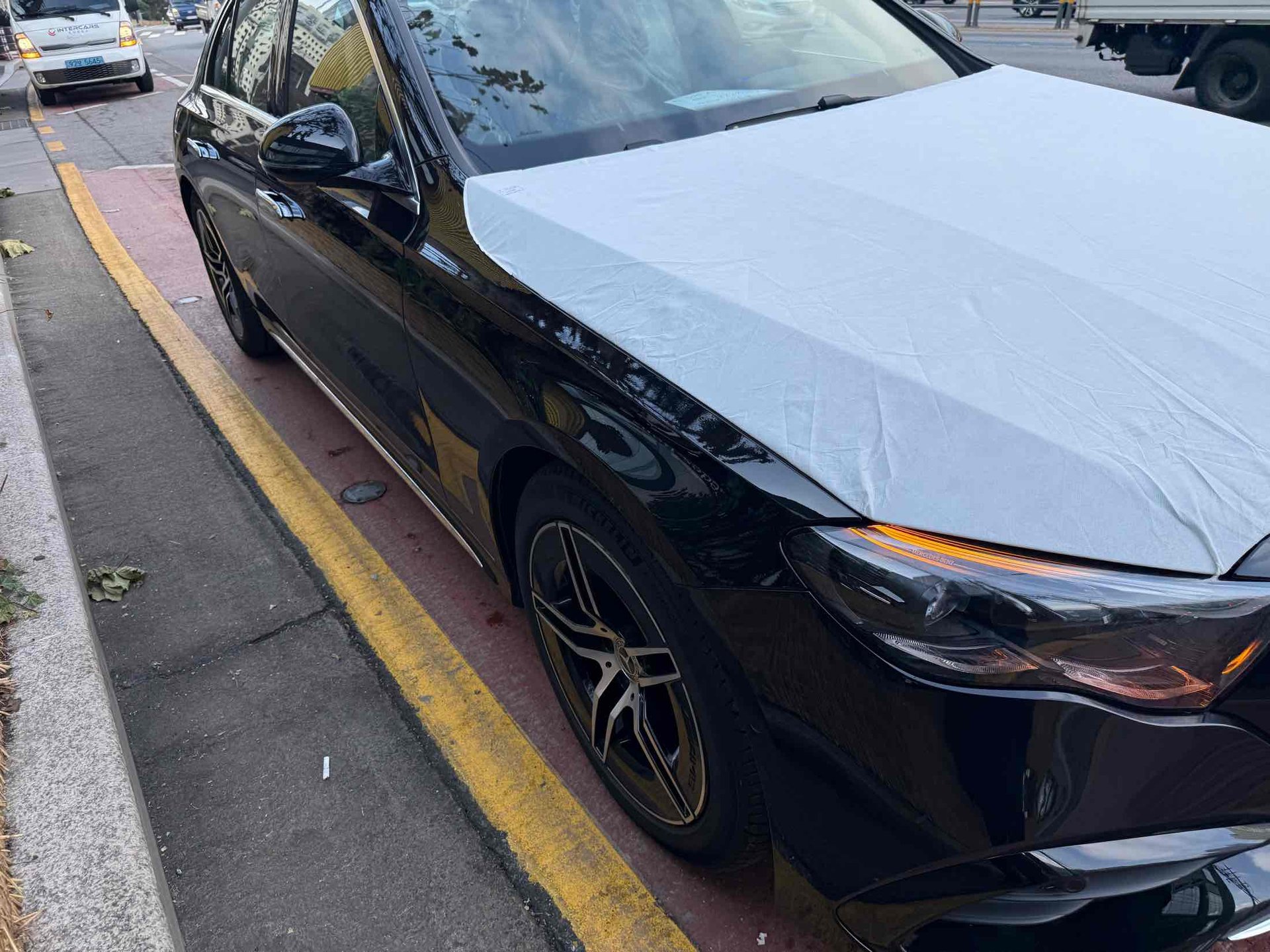 MERCEDES-BENZ E-CLASS - View 1